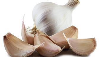 Fresh whole Garlic - theMintLeaves.com